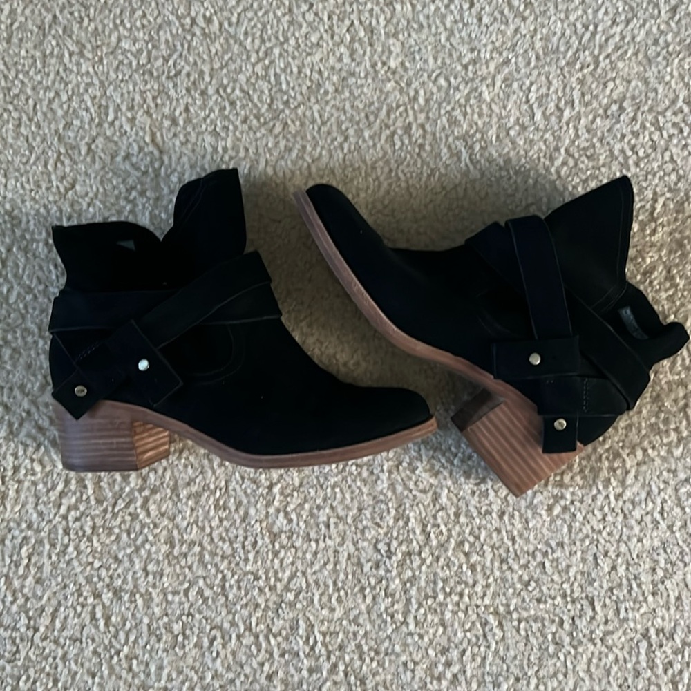 UGG Women’s Ankle Boots